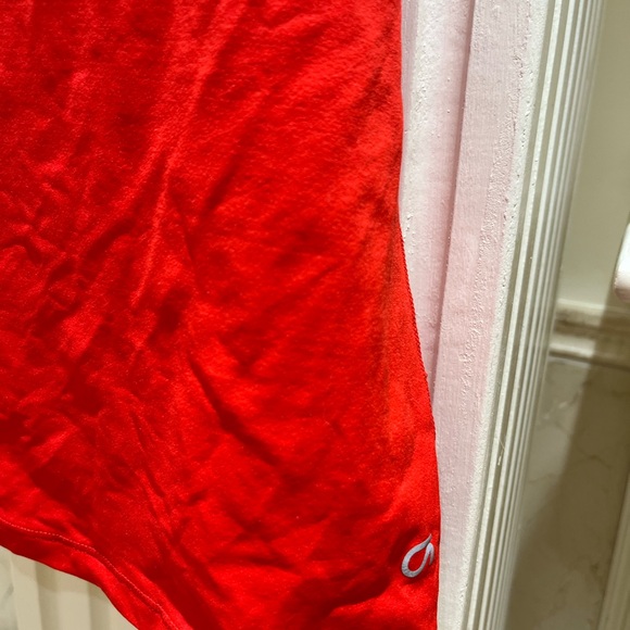 Gap fit size M red tank with built in shelf bra - Picture 7 of 8